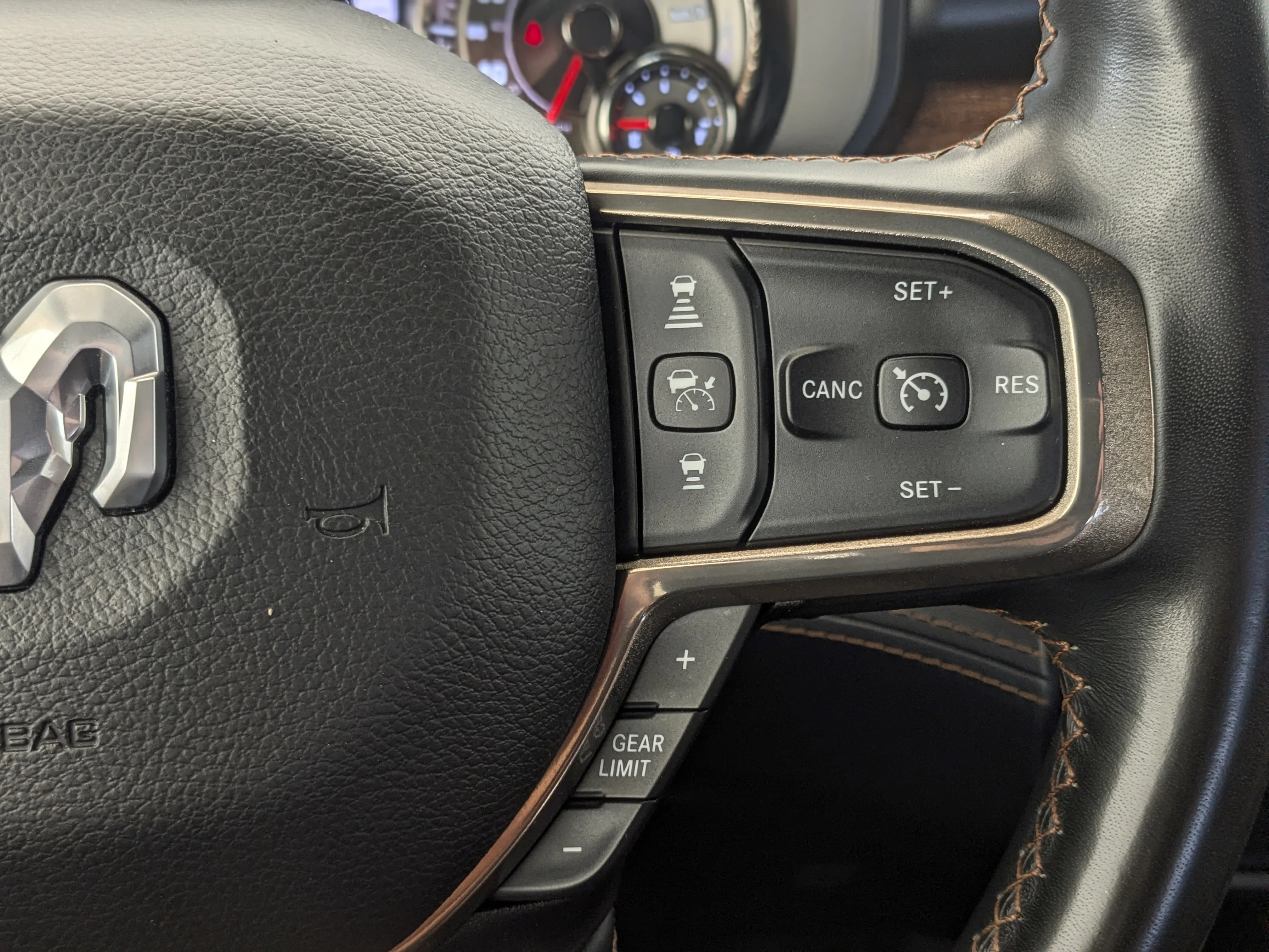 Used 2022 Black RAM Limited Longhorn - Level I - Dual Pane Sunroof - Leather - Harman/Kardon Audio - Advanced Safety & M image 18