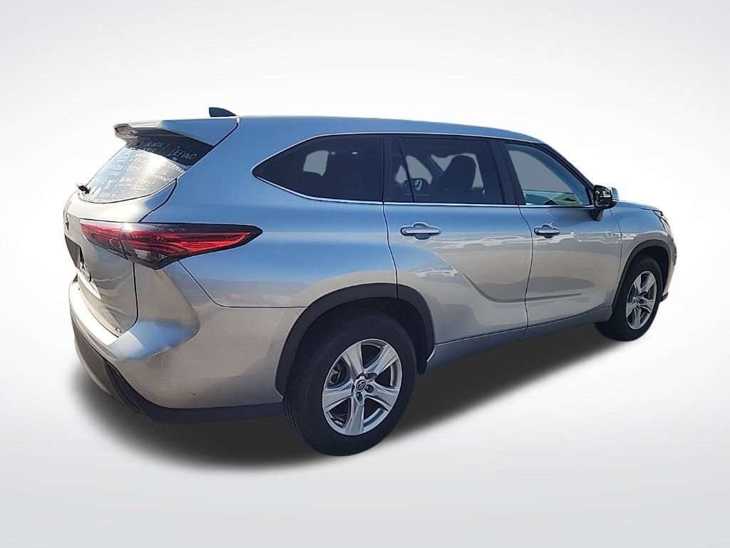 Used 2023 Silver Toyota LE image 4