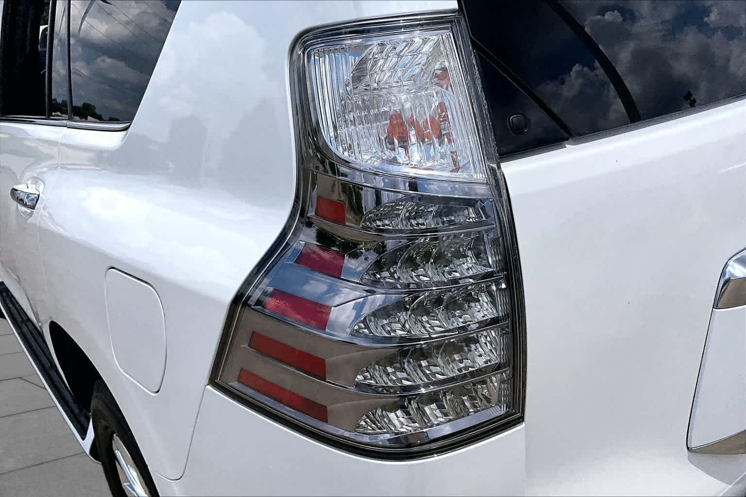 Used 2020 Starfire Pearl Lexus Premium image 29