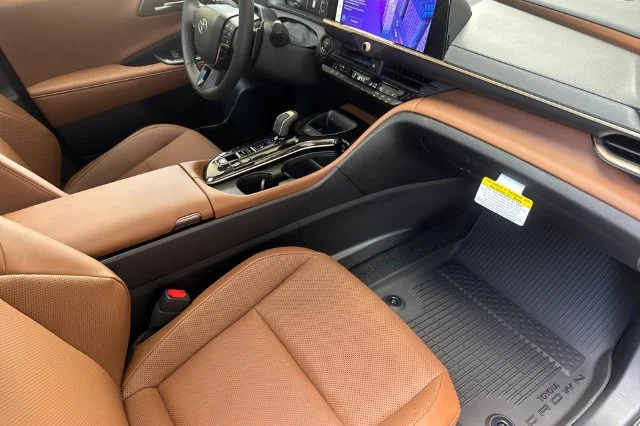 2026 Toyota Crown Signia Limited - Photo 16