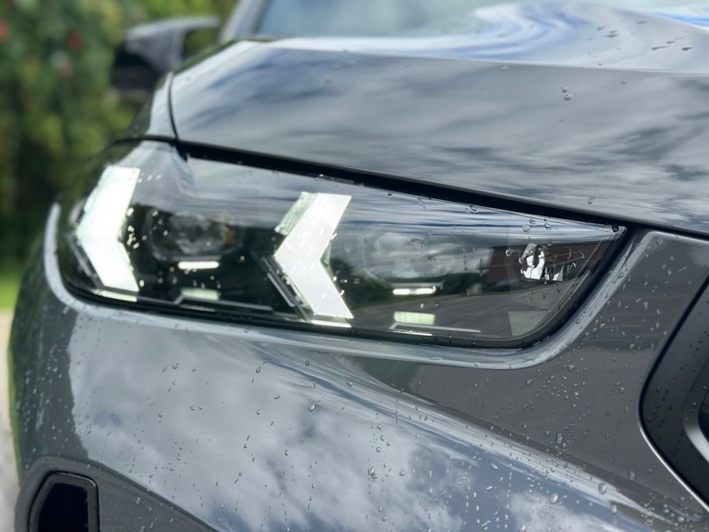 New 2027 Dravit Grey Metallic BMW M60i image 10