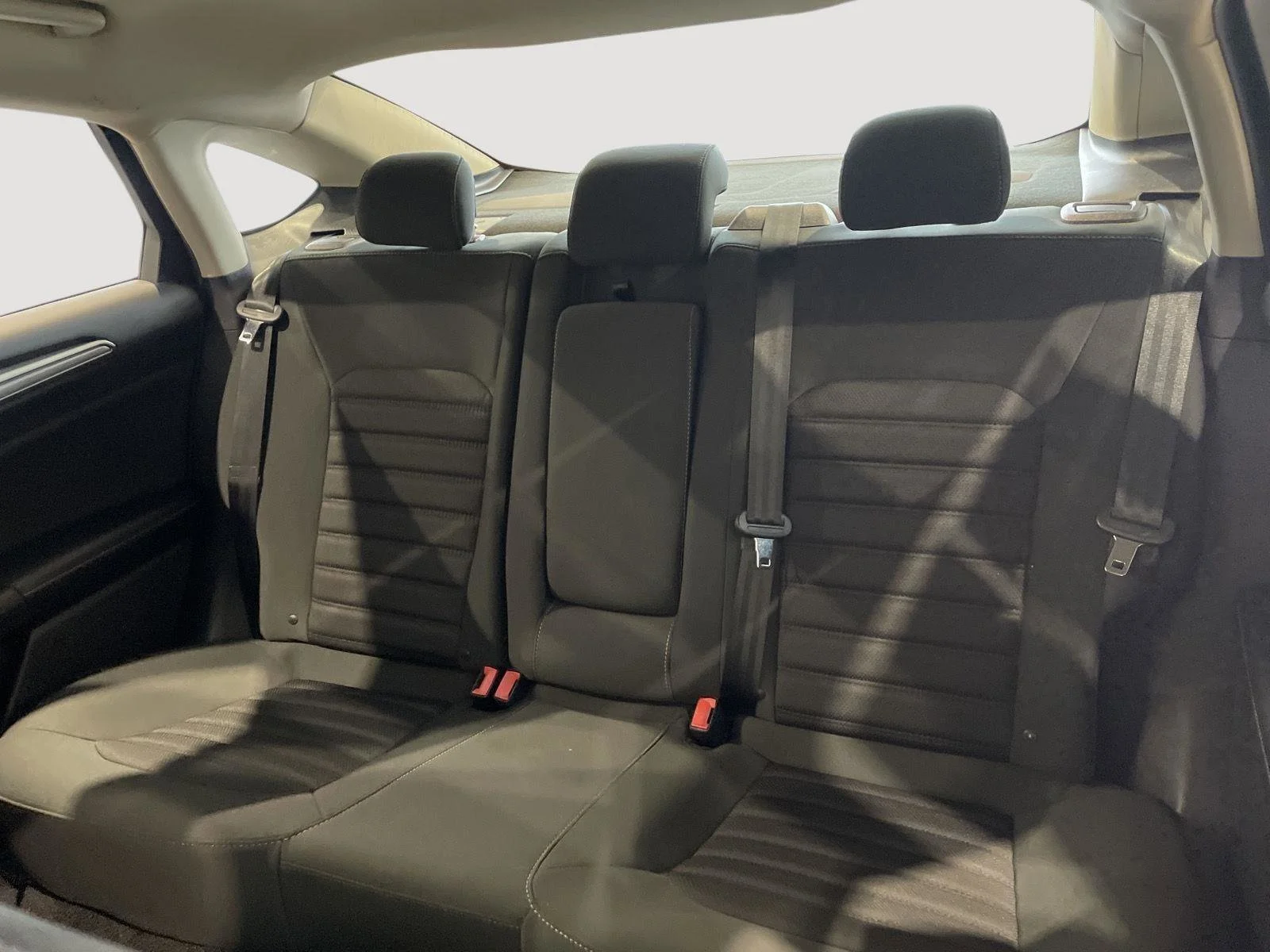 Used 2017 Oxford White Ford SE image 22