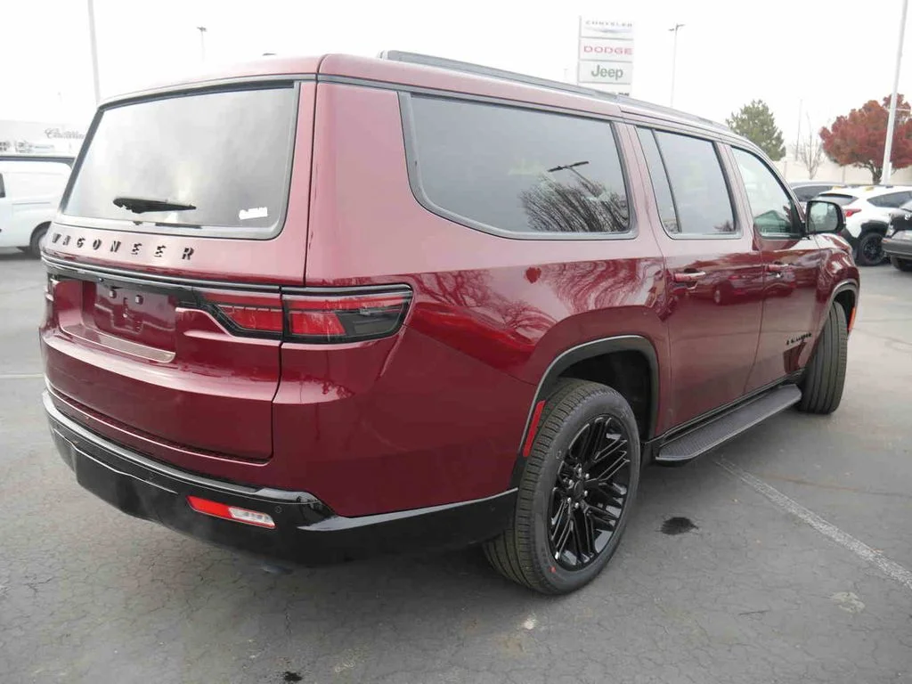 2025 Jeep Wagoneer L Series II - Photo 24