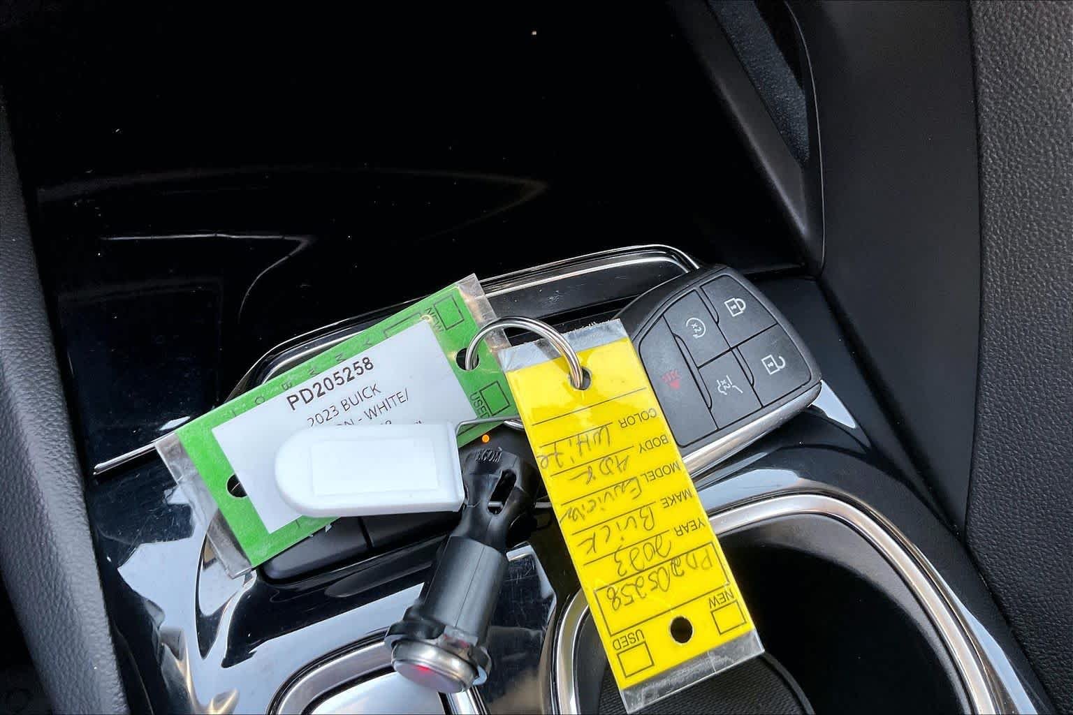 Used 2023 White Frost Tricoat Buick Essence image 29