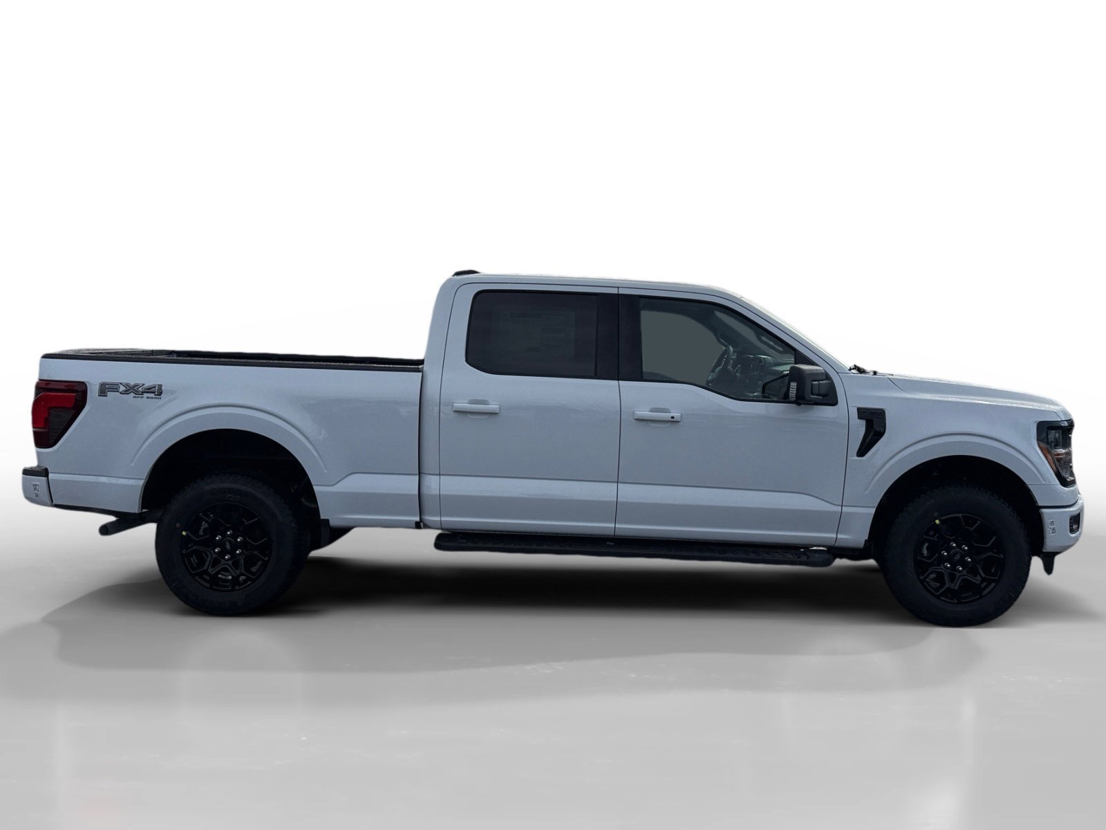 New 2026 Oxford White Ford XLT image 6