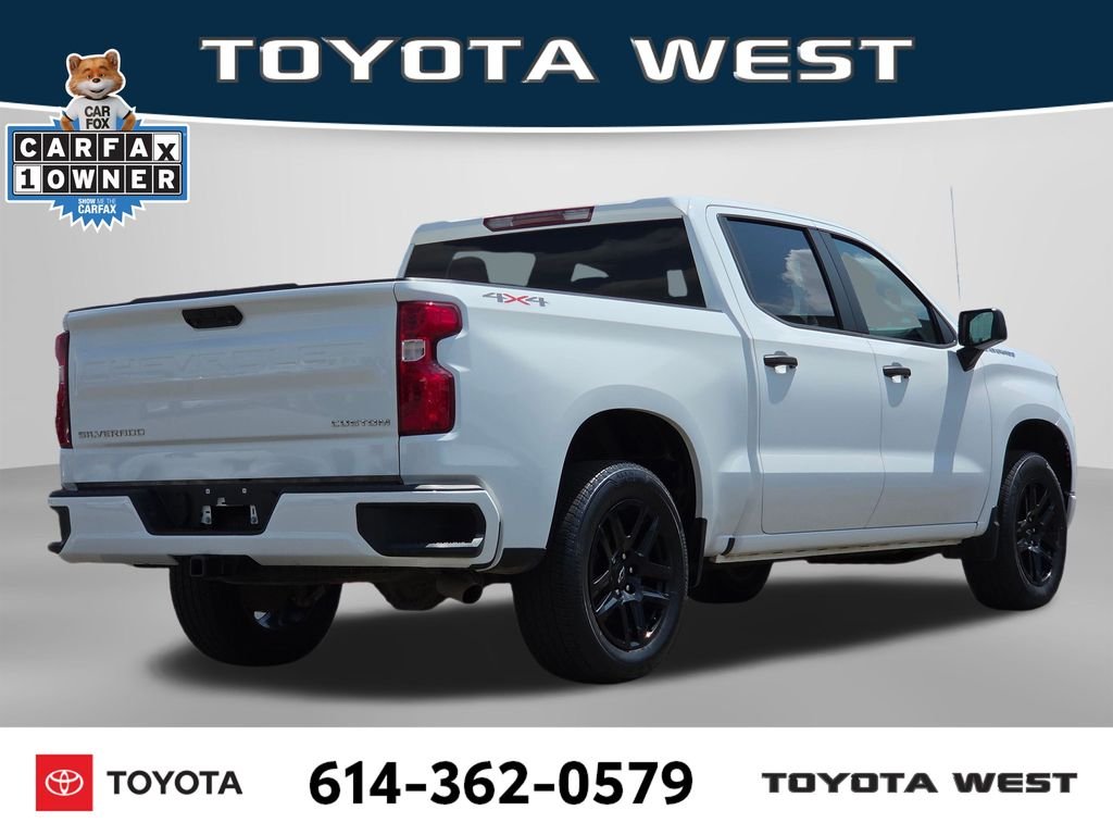 Used 2025 White Chevrolet Custom image 8