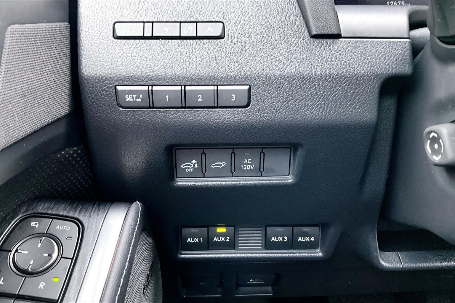 Used 2025 Atomic Silver/Black Roof Lexus Overtrail+ image 34