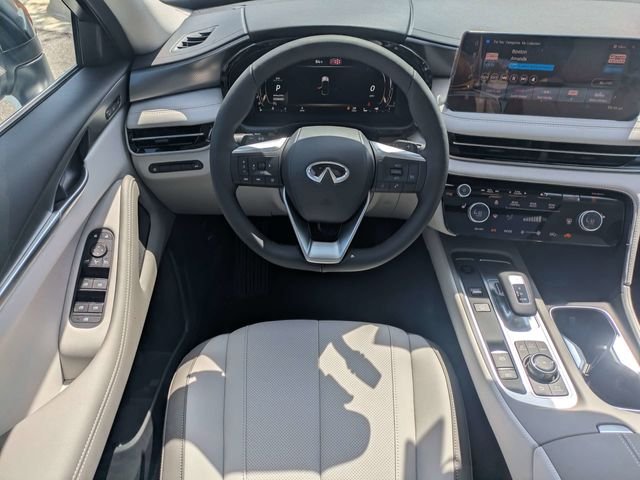 New 2027 RADIANT WHITE INFINITI Pure FWD image 16