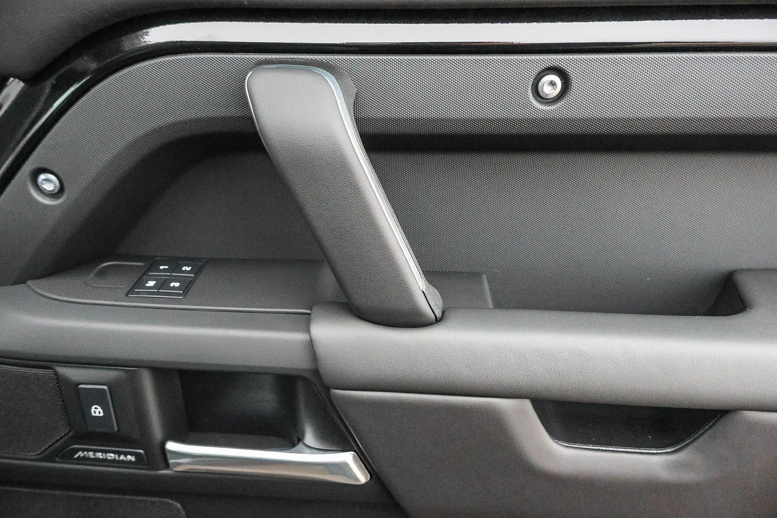 New 2026 Santorini Black Land Rover S image 19
