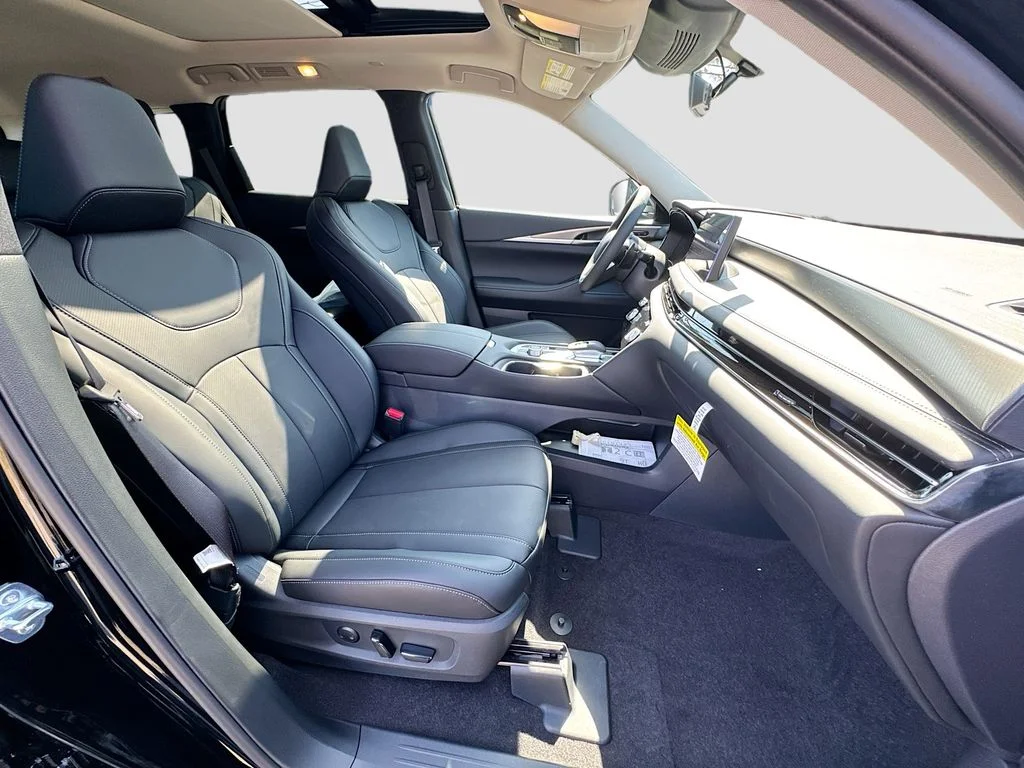 New 2027 BLACK OBSIDIAN INFINITI Pure FWD image 30