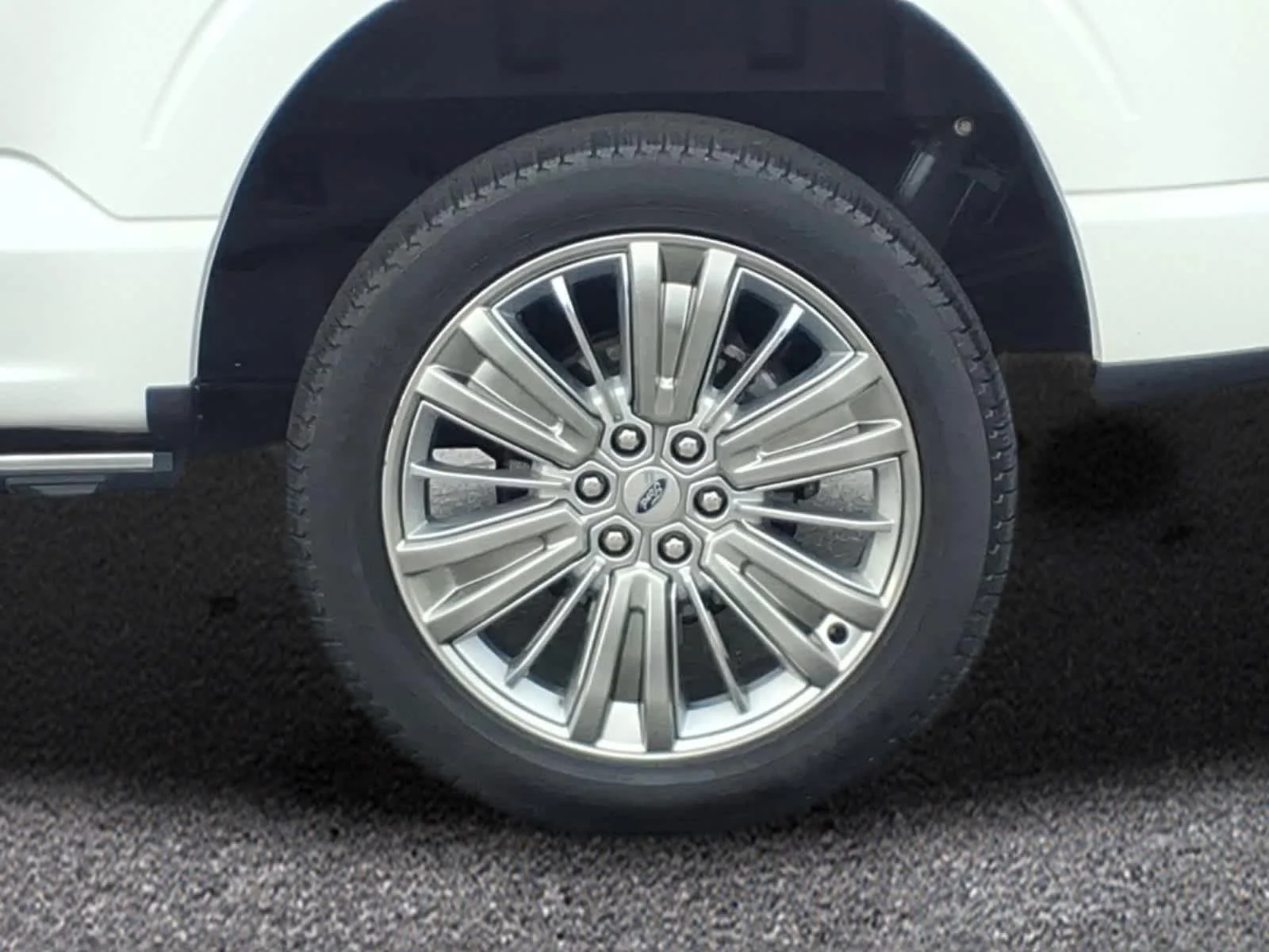 Used 2024 Star White Metallic Tri-Coat Ford Platinum image 3