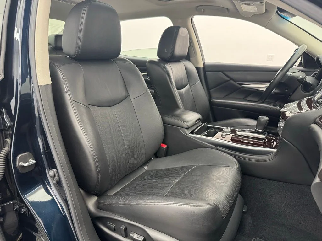 Used 2017 Hermosa Blue INFINITI 3.7X image 33