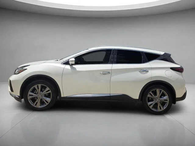 Used 2019 Pearl White Tricoat Nissan Platinum image 2