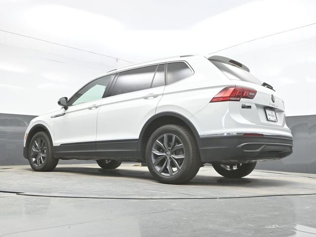 Used 2022 White Volkswagen 2.0T SE image 23
