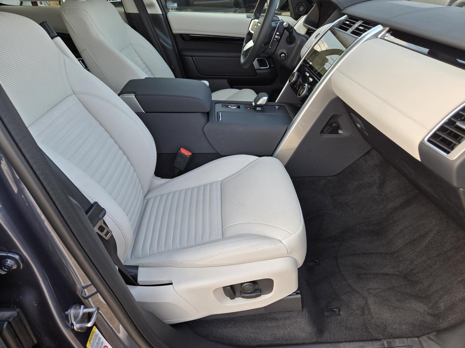 Used 2025 Varesine Blue Metallic Land Rover S image 26