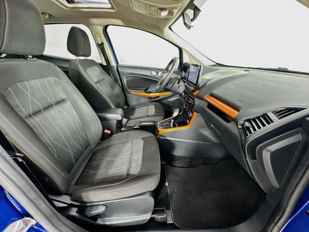 Used 2021 Lightning Blue Metallic Ford SE image 35