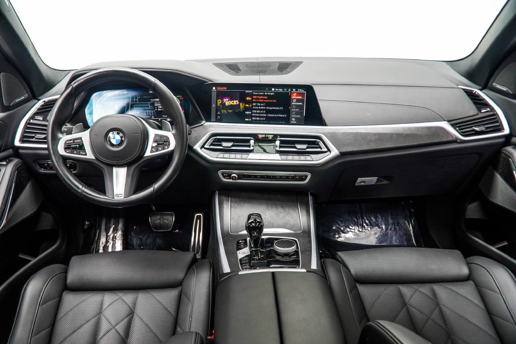 Used 2023 White BMW sDrive40i image 7