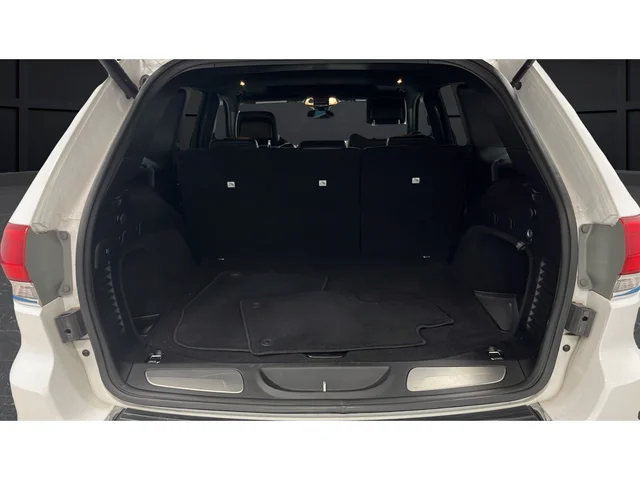 Used 2019 Bright White Clearcoat Jeep Limited image 26