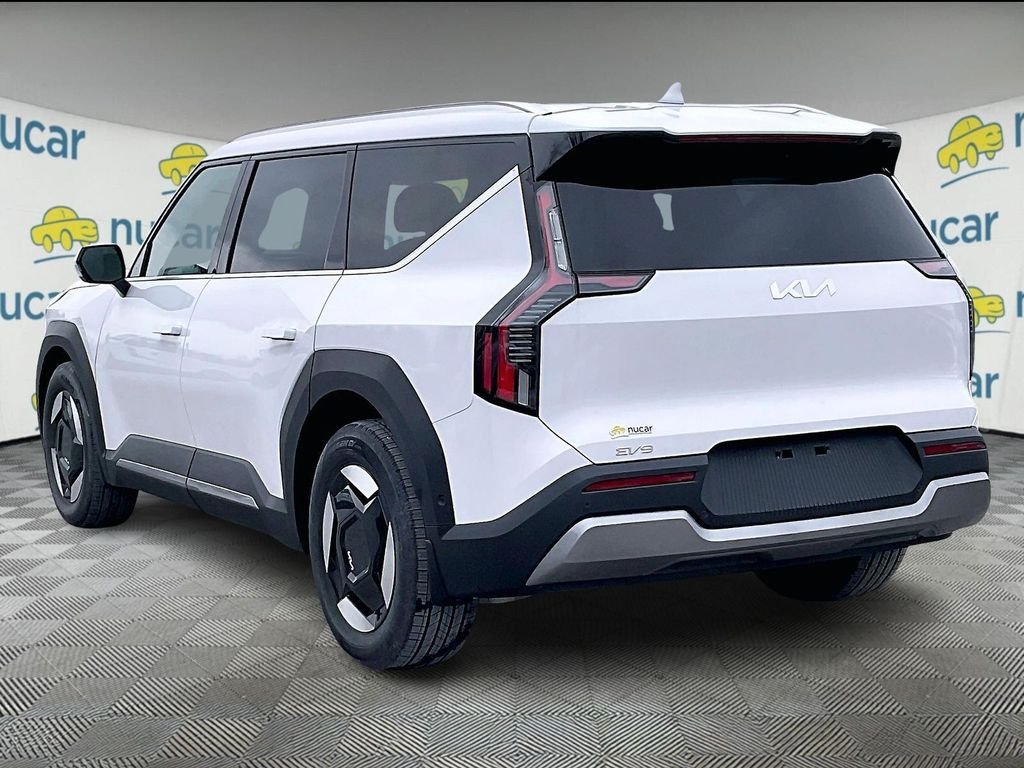 New 2026 Glacial White Pearl Kia Wind image 5