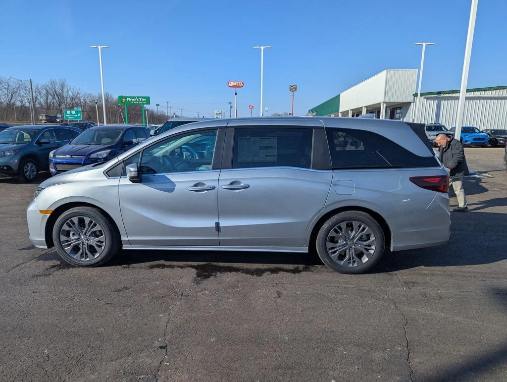 2026 Honda Odyssey Touring - Photo 6