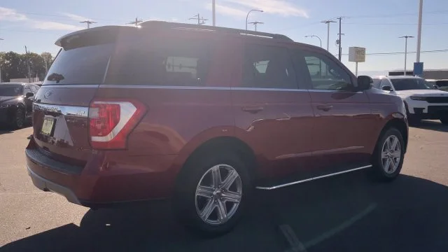 Used 2018 Red Ford XLT image 9