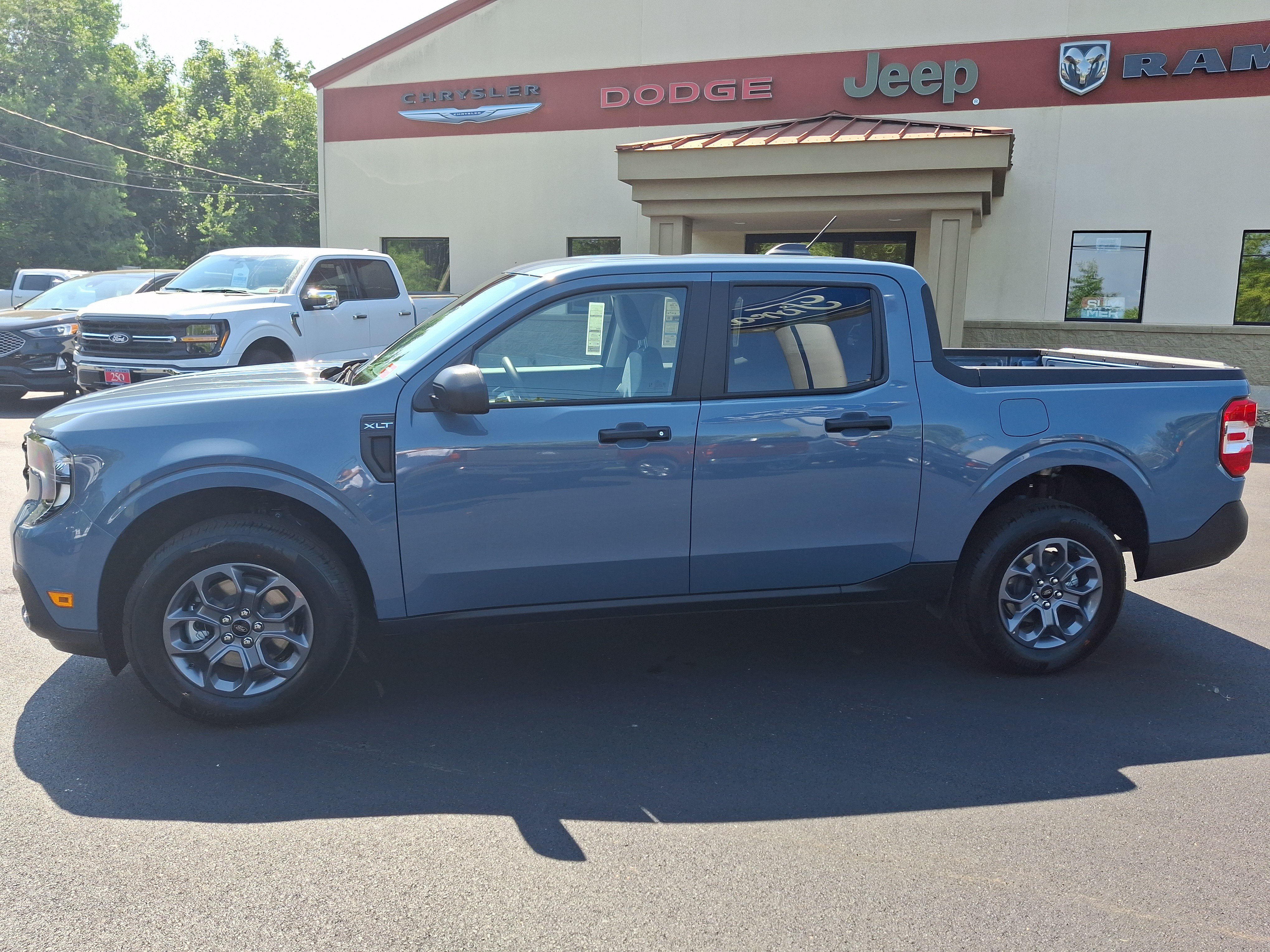 New 2026 Azure Gray Metallic Tri-Coat Ford XLT image 7