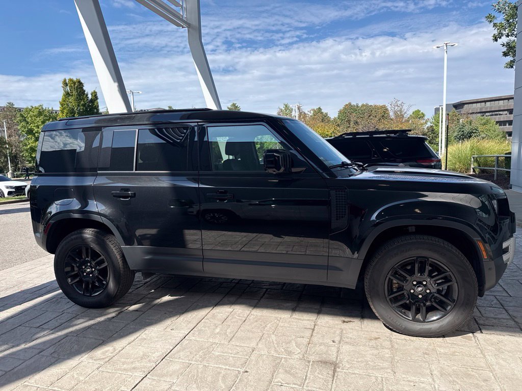 Used 2025 Black Land Rover S image 2