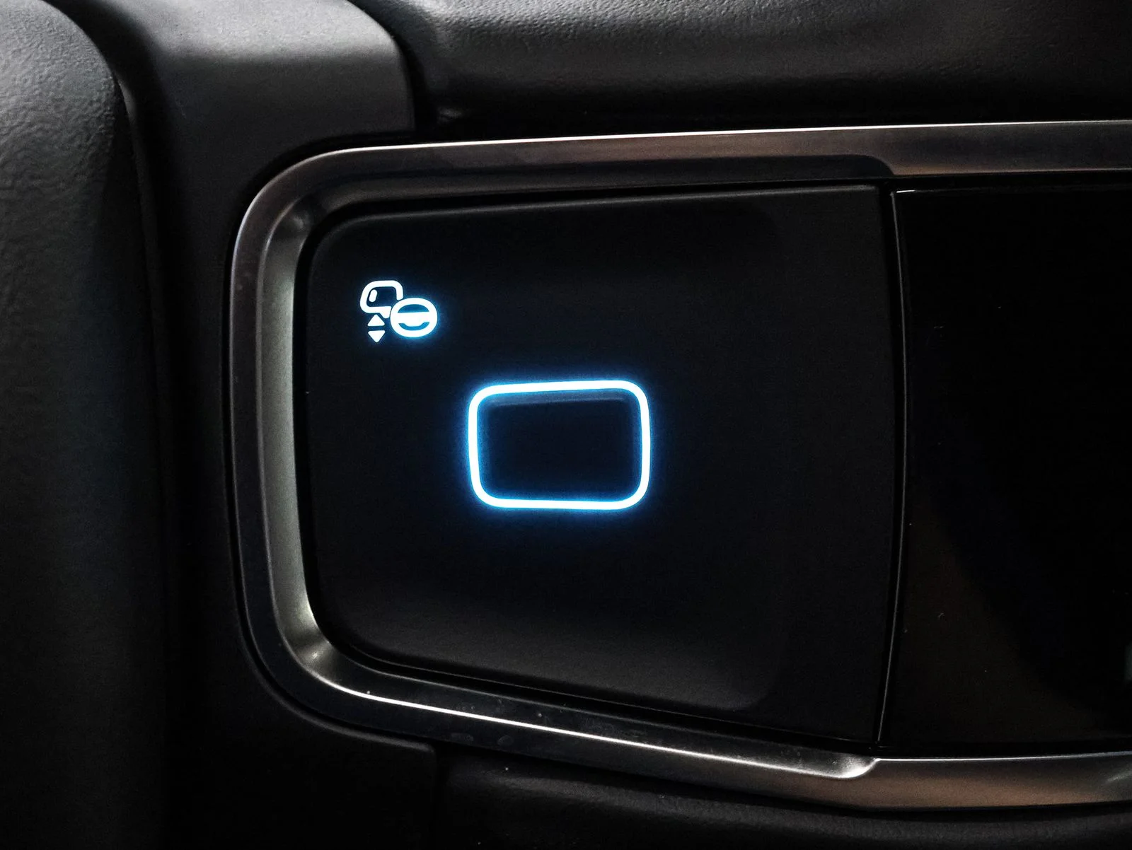 New 2026 Agate Black Metallic Ford Tremor® image 42