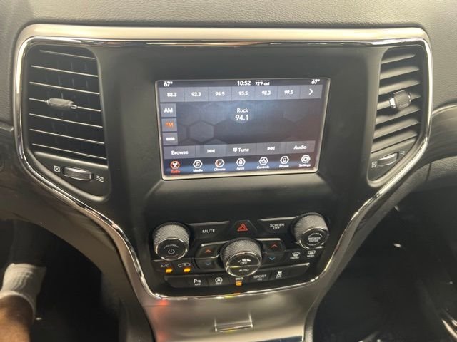 Used 2021 White Jeep Laredo E image 17