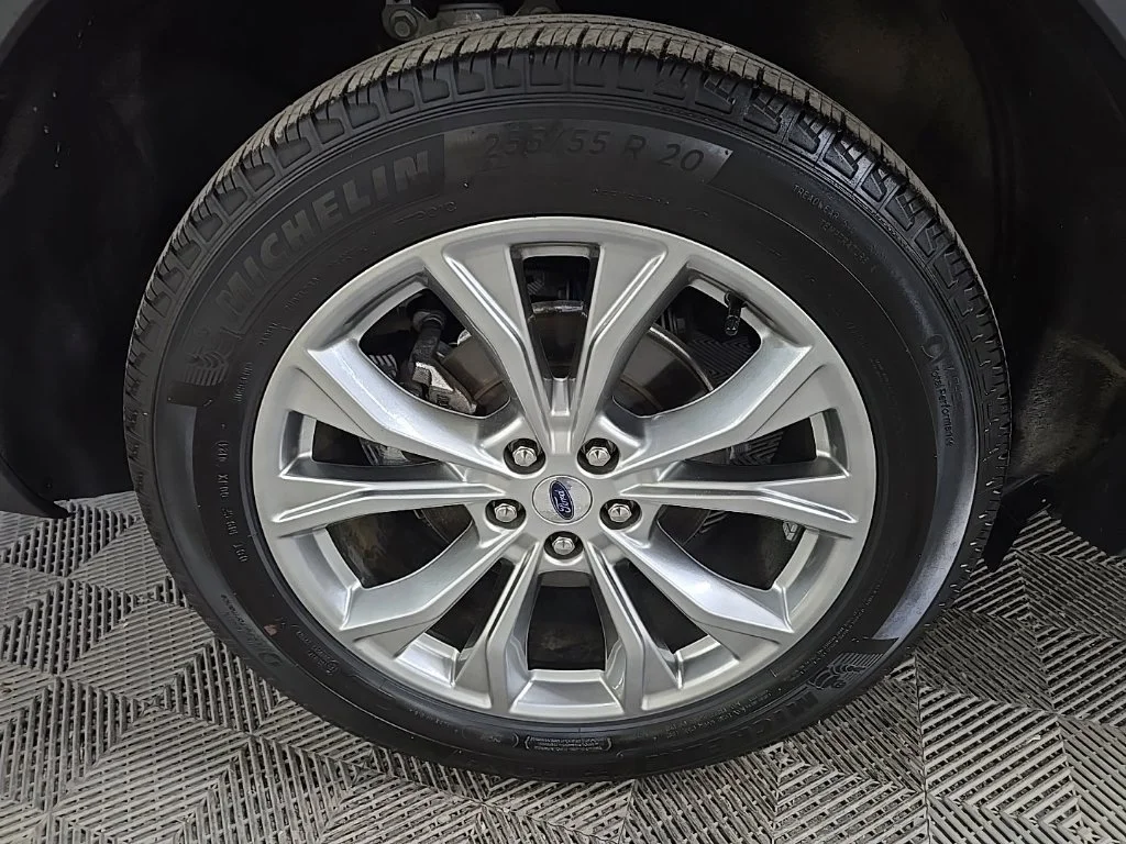 Used 2024 Black Ford XLT image 14