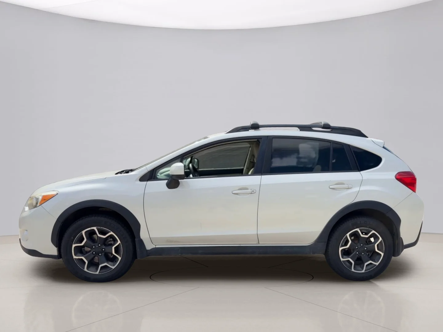 Used 2014 White Subaru PREMIUM image 2