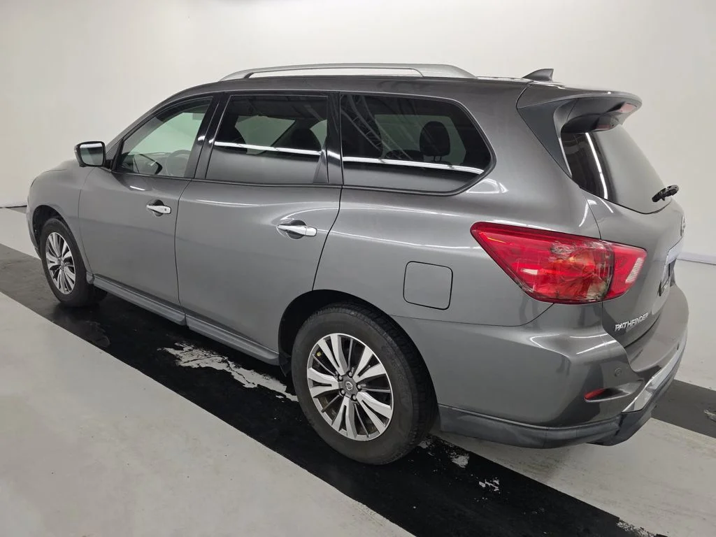 Certified Used 2020 Gray Nissan SL image 5