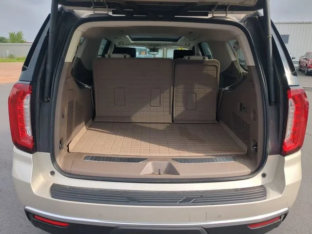 Used 2024 Pearl Beige Metallic GMC Denali image 28