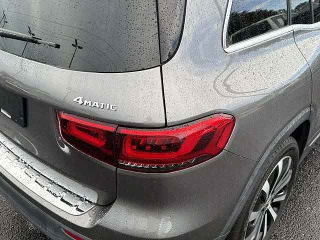Used 2022 Gray Mercedes-Benz 4MATIC® image 10