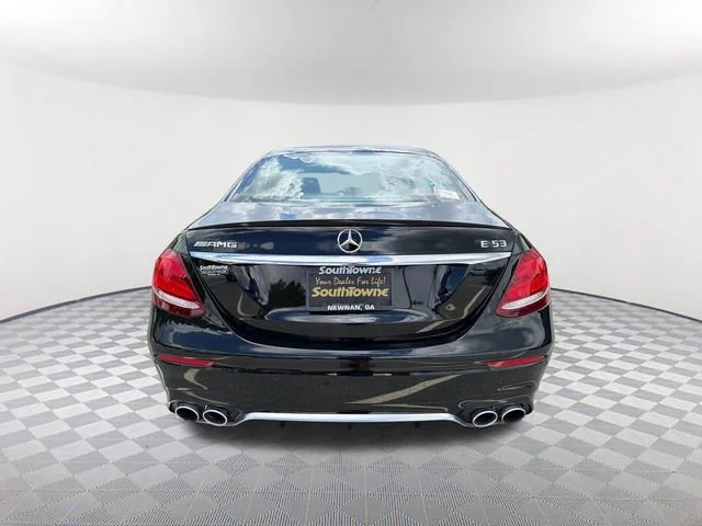Used 2019 Red Mercedes-Benz 4MATIC® image 6