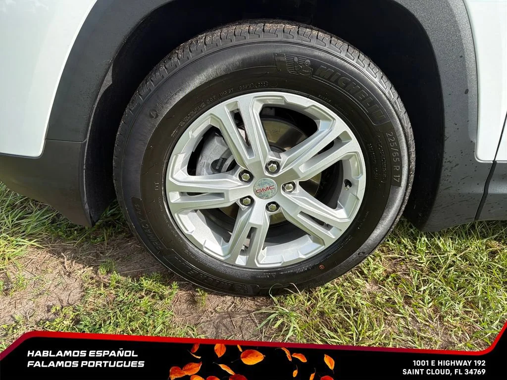 Certified Used 2024 Summit White GMC SLE image 10