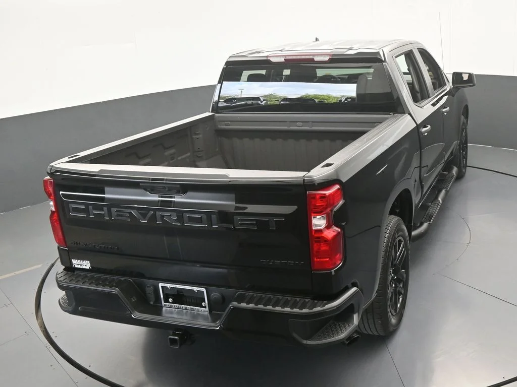 Used 2025 Black Chevrolet Custom image 52