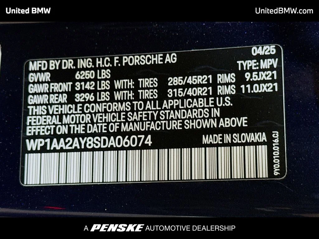 Used 2025  Porsche  image 15