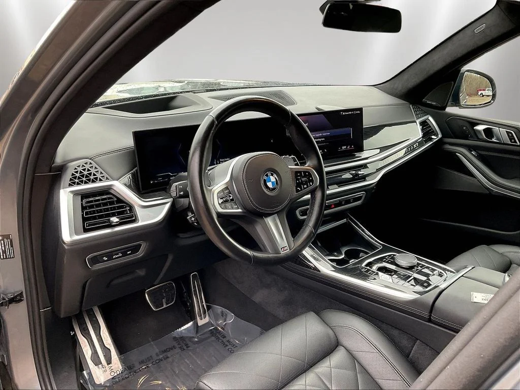 Used 2024 Gray Metallic BMW xDrive40i image 17