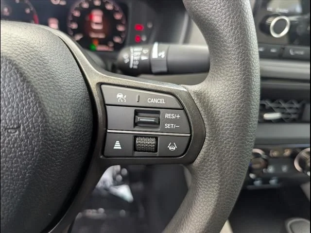 Used 2025  Honda SE image 9