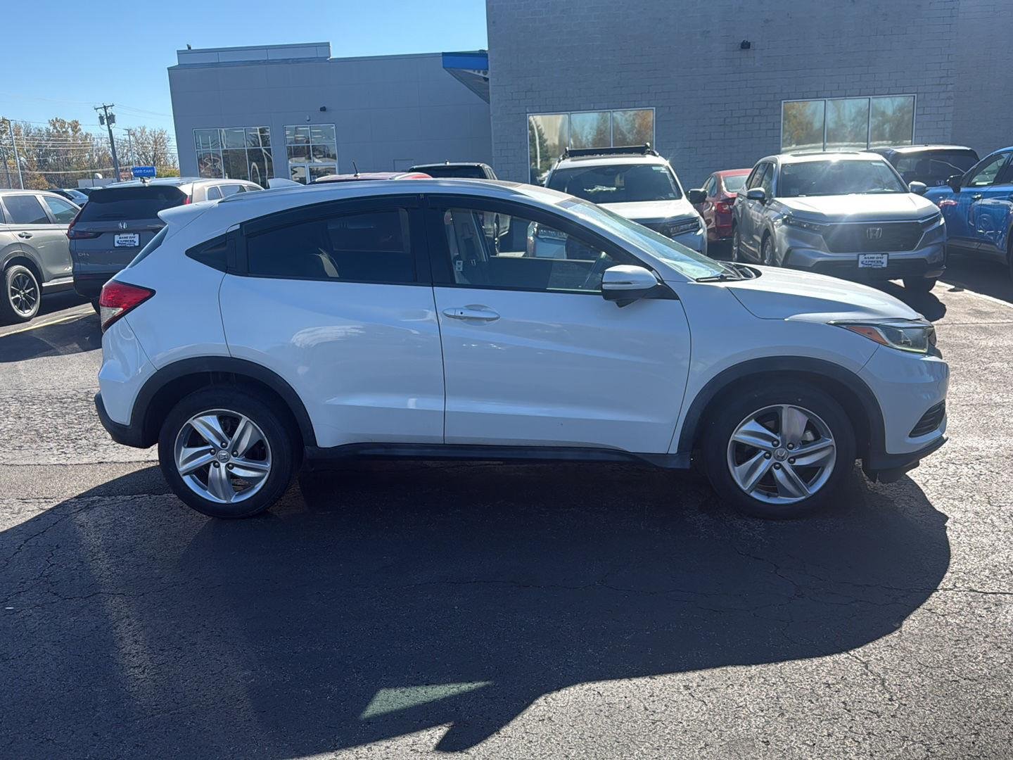 Used 2019 Platinum White Pearl Honda EX image 5