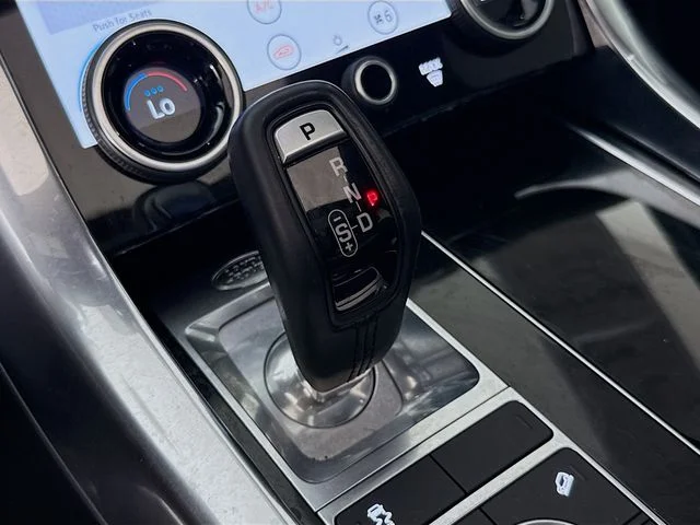 Used 2021 Black Land Rover HSE Silver Edition image 19