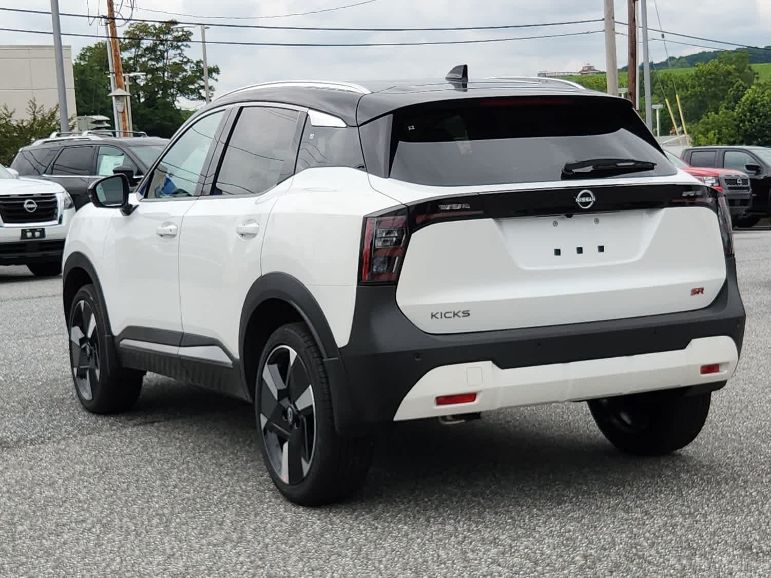 2025 Nissan Kicks SR - Photo 4