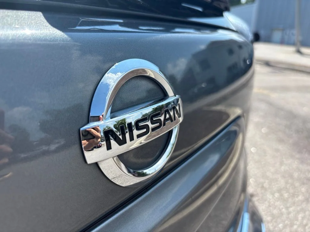 Used 2020 Gray Nissan S image 16
