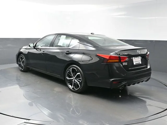 Used 2025 Black Nissan 2.5 SR image 5