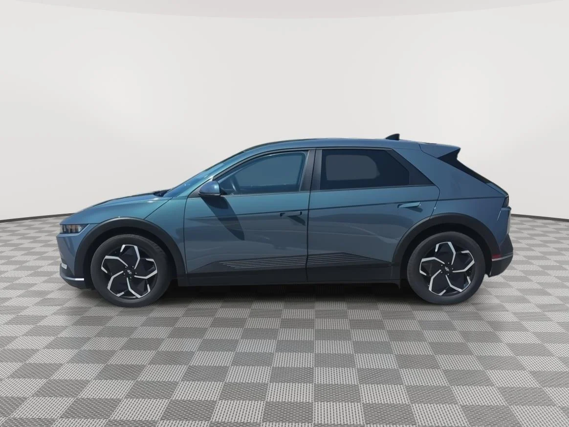 Used 2024 Digital Teal Hyundai SE image 8