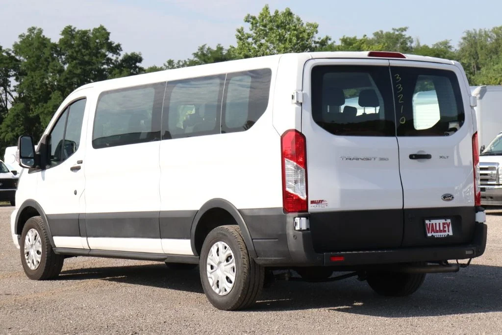 Used 2023 Oxford White Ford XLT image 7