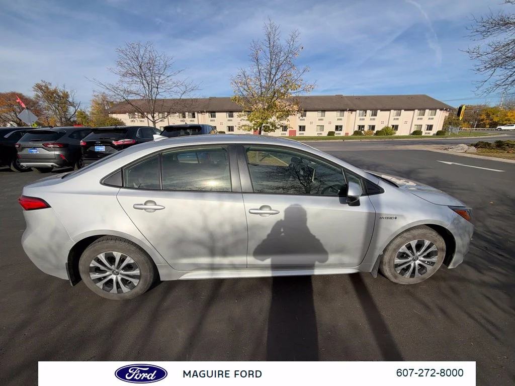 Used 2021 Classic Silver Metallic Toyota LE image 3