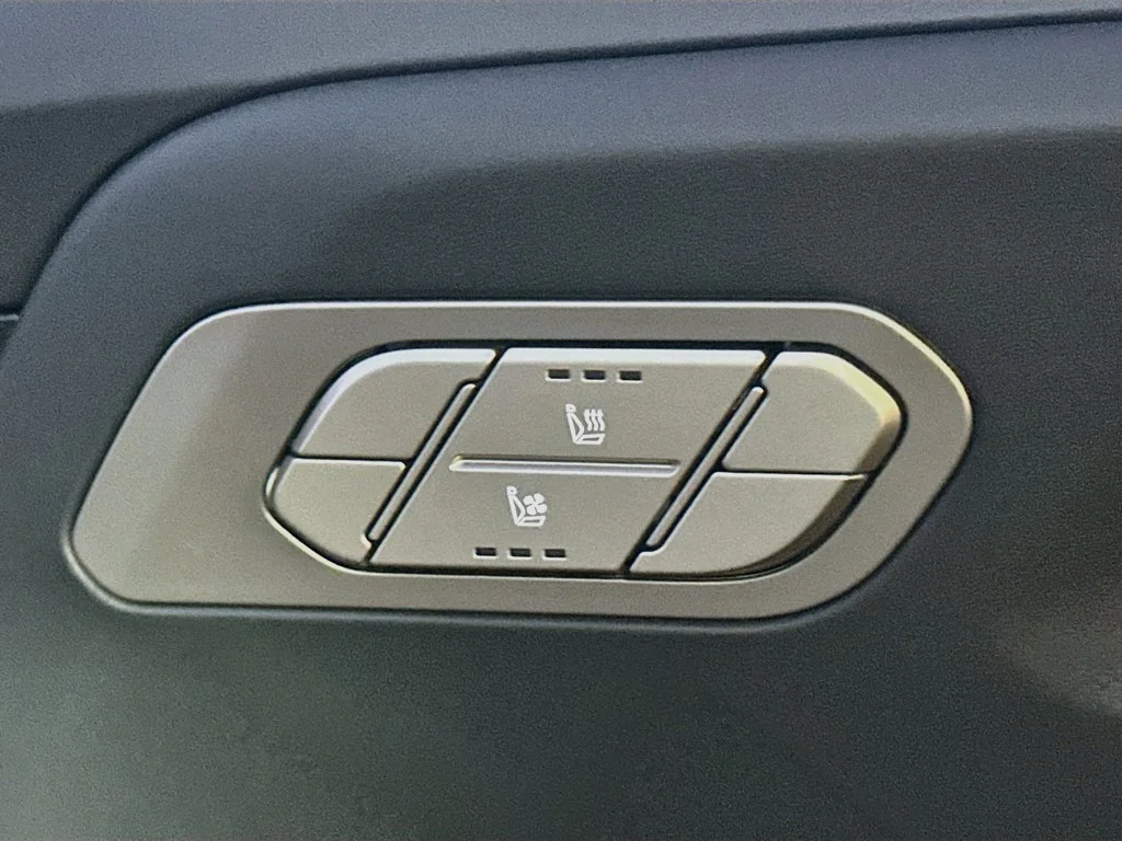 New 2027 Glacial White Pearl Kia EX image 20