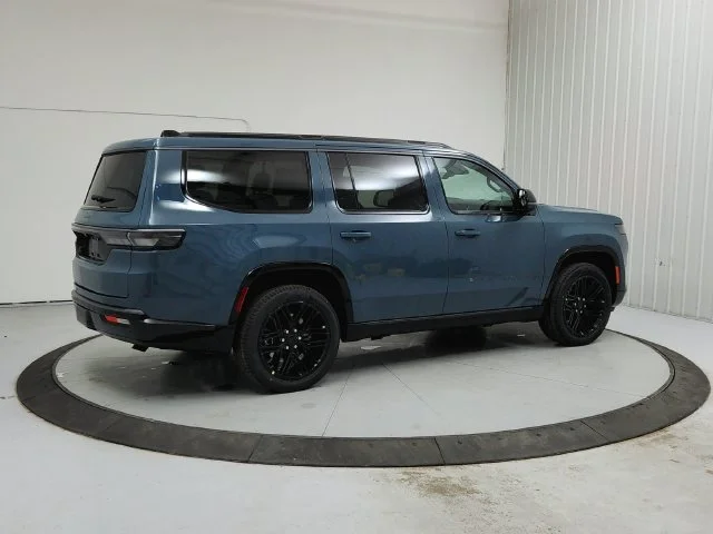 New 2026 Steel Blue Exterior Paint Jeep Limited Reserve image 8